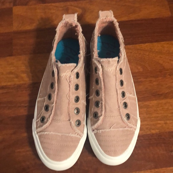 🌸cute shoes🌸 - Picture 3 of 5